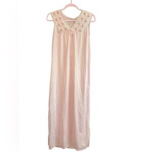Vintage adorable baby pink Nightgown